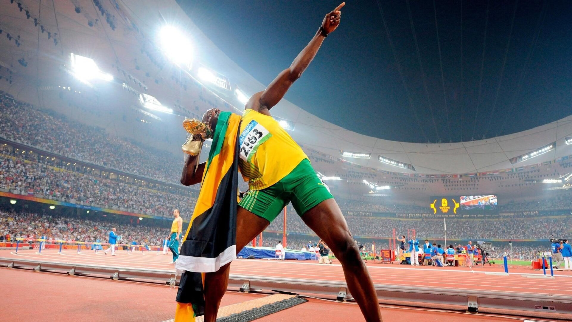 “冰封战场：北极雪道上的速度传奇”，北极冰峰