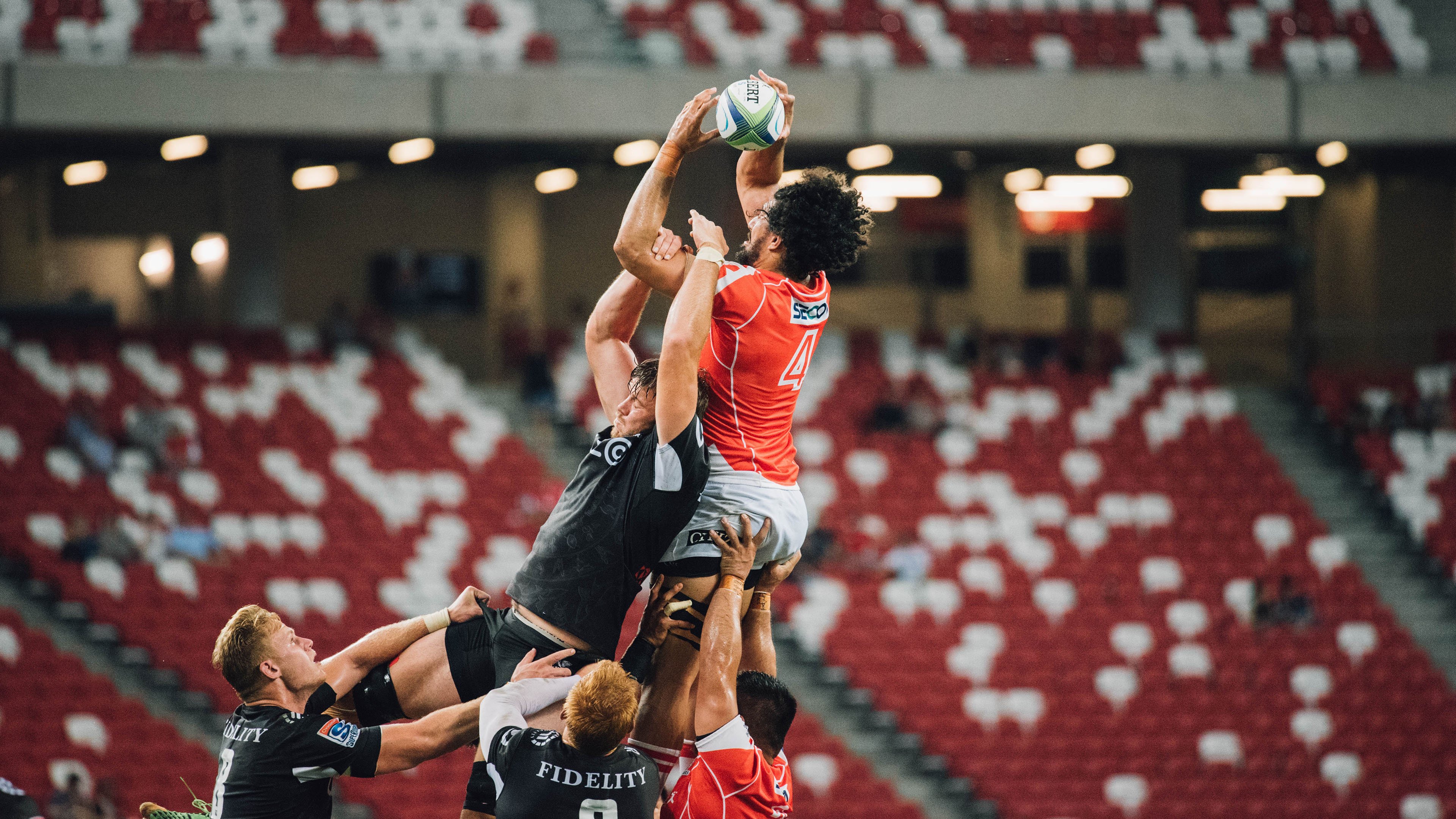 “剧场版战役！逆境中绝地反击成经典，赛场激情燃烧”